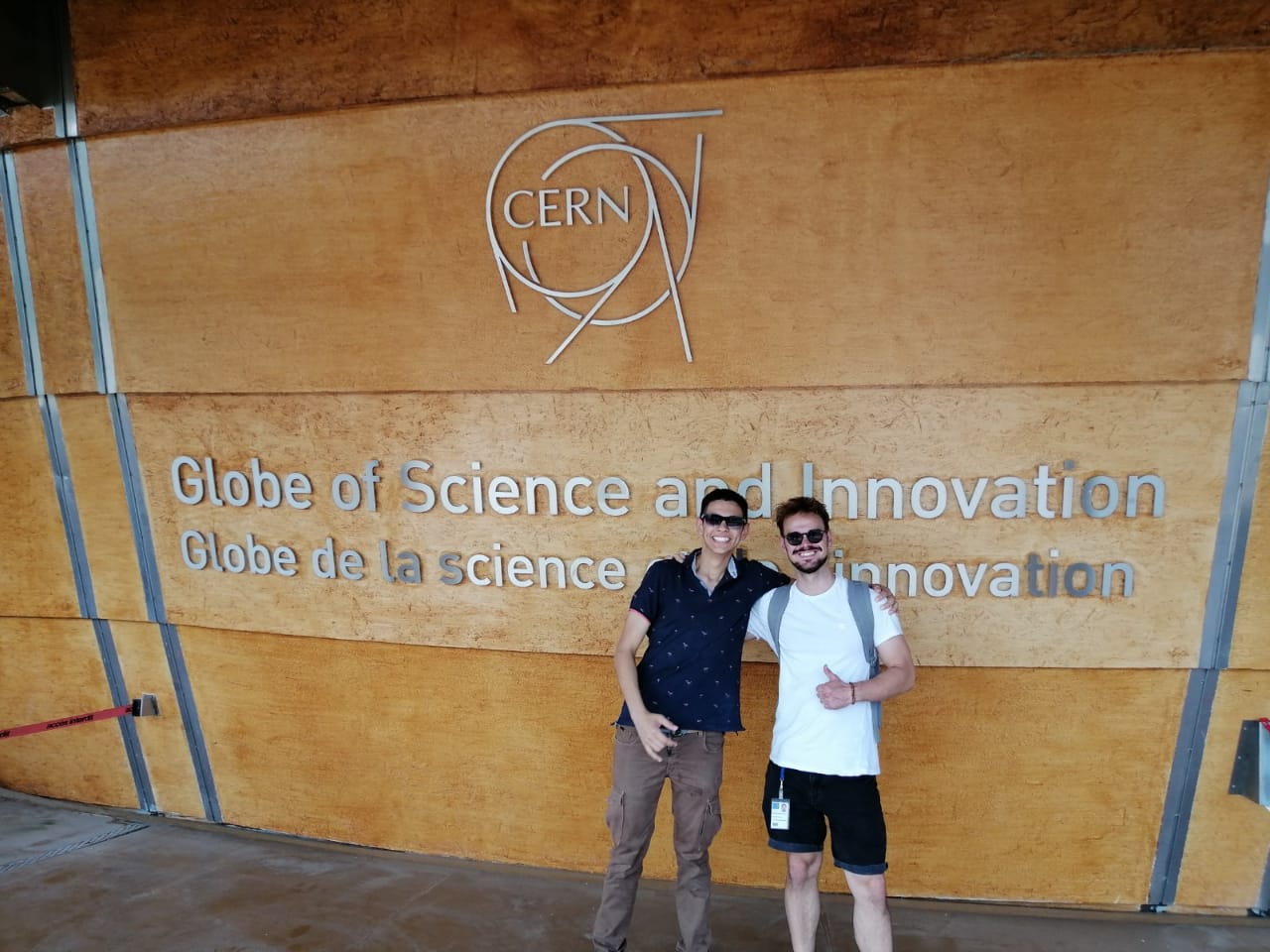 Filip and Jose in front of the Globe